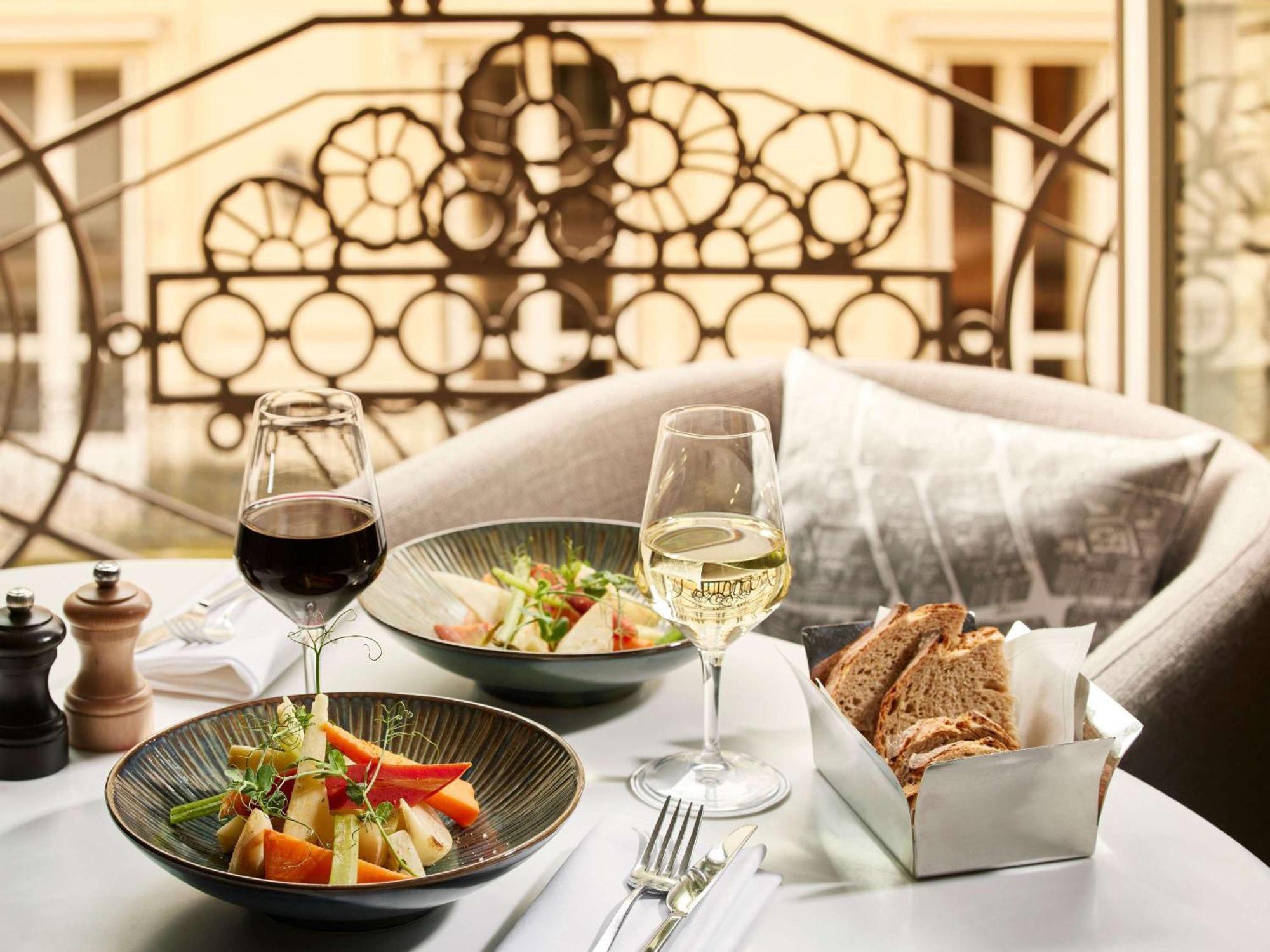 Sofitel Paris Arc De Triomphe Hotel Kültér fotó